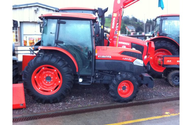 Kubota L4240 42HP Compact Tractor - Medland Sanders & Twose Ltd (MST)