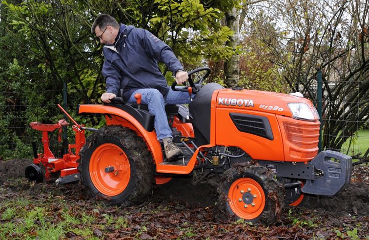 KUBOTA B1220 12HP DIESEL TRACTOR - Medland Sanders & Twose Ltd (MST)